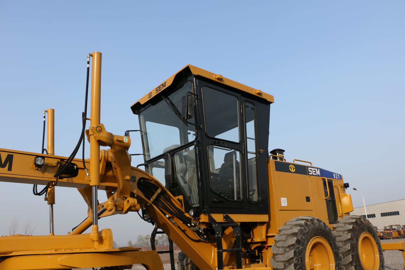 SEM Motor Grader 921